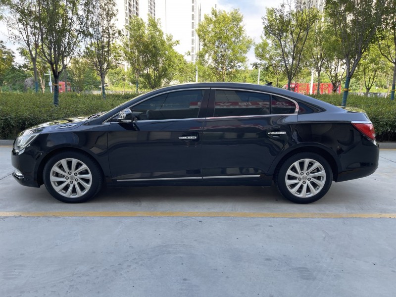 济宁16年别克君越8