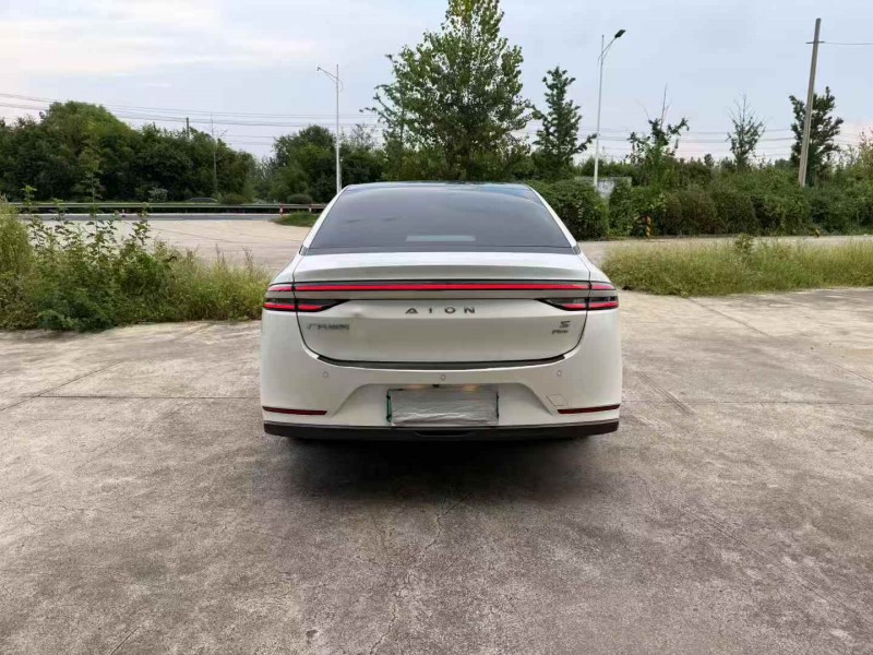 徐州22年传祺埃安S9