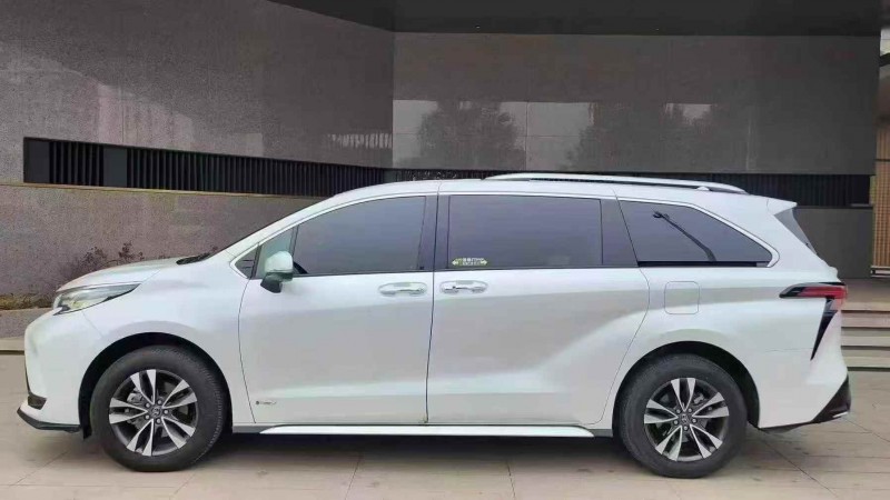 济宁24年丰田格瑞维亚8