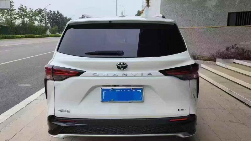 济宁24年丰田格瑞维亚9