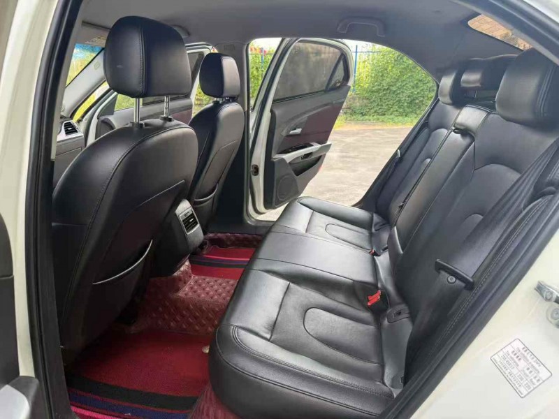 徐州19年北汽制造绅宝7