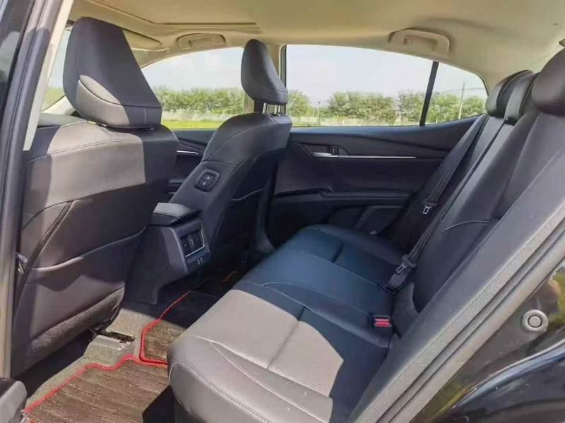 宁波25年丰田凯美瑞5