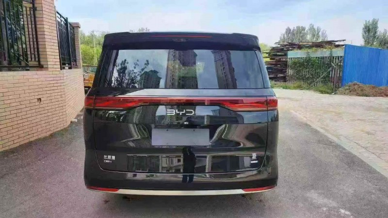 珠海25年比亚迪夏8