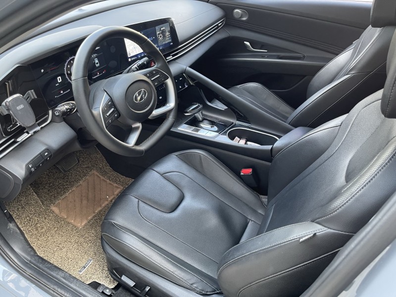 济宁22年现代伊兰特5