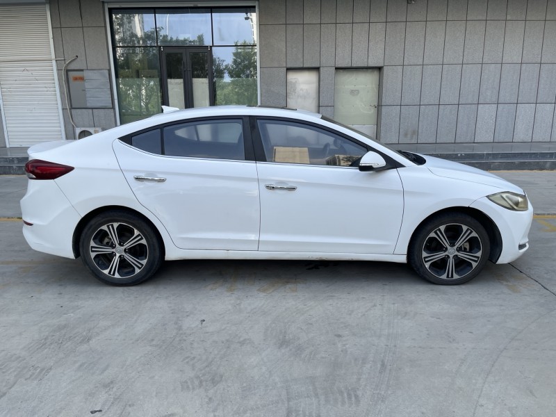 济宁18年现代领动8