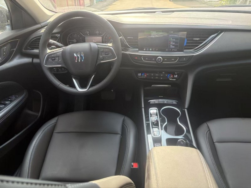 徐州25年别克君威4