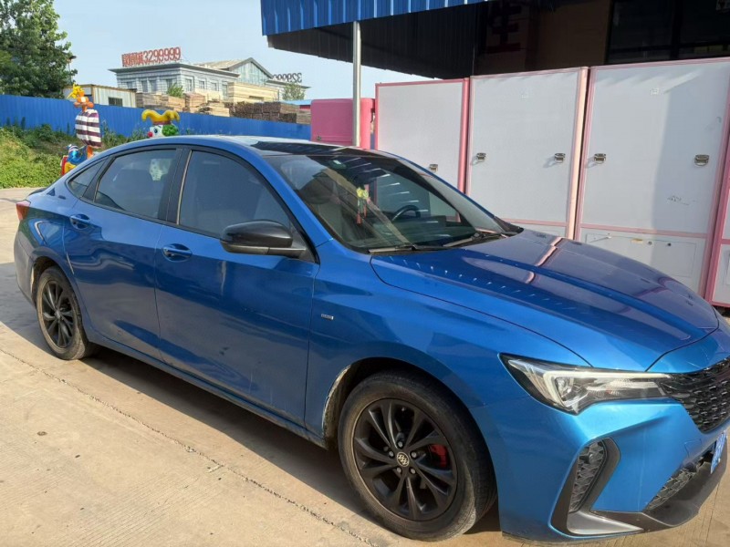 苏州22年别克威朗2