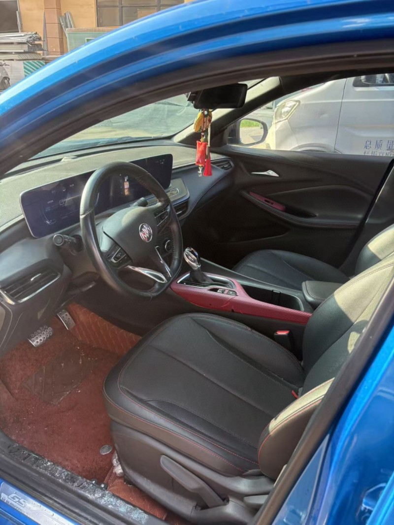 苏州22年别克威朗5