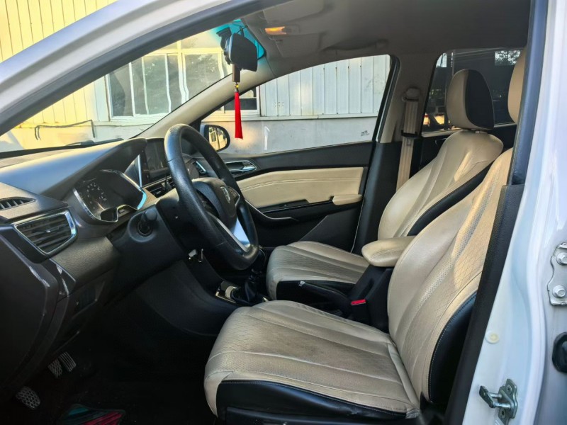 苏州18年宝骏3108