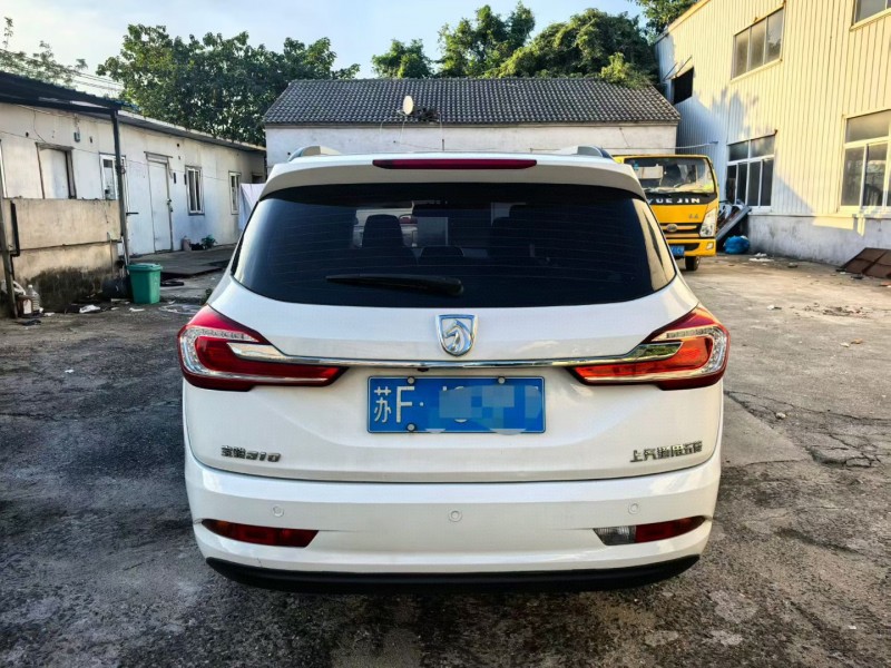 苏州18年宝骏3109