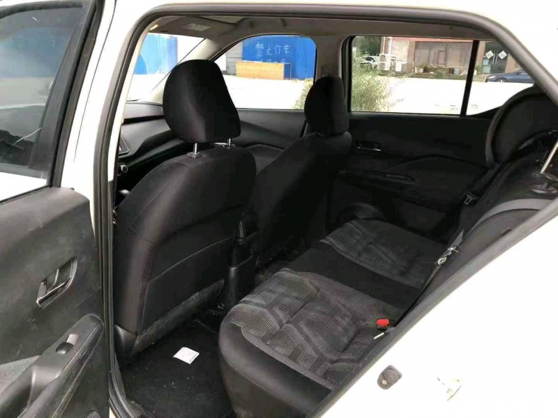 济宁21年日产劲客5