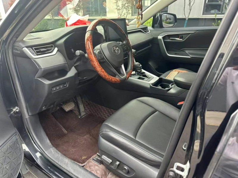 苏州22年丰田RAV4荣放4