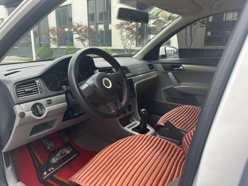 苏州19年大众朗逸5