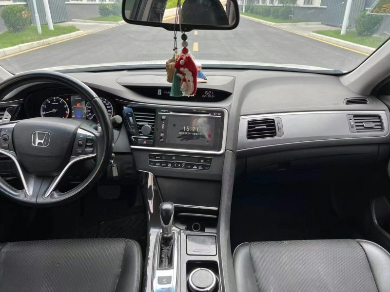 徐州16年本田思铂睿2