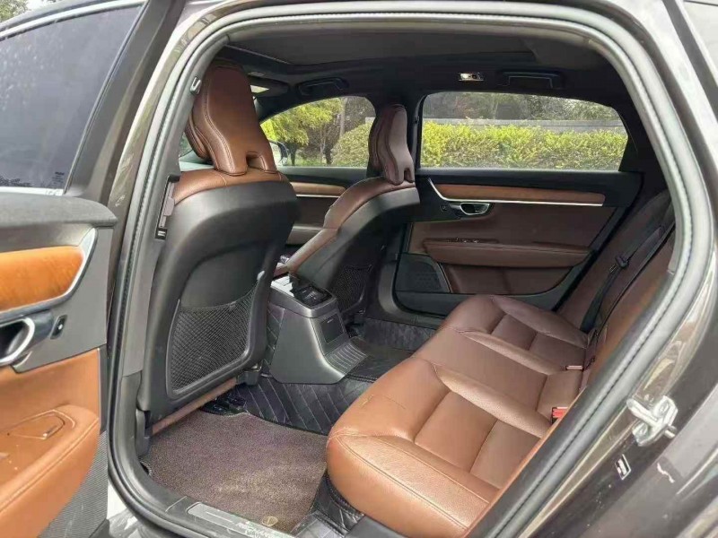 济宁20年沃尔沃S906