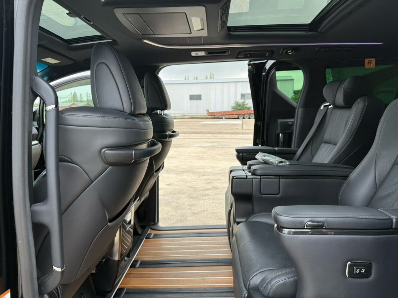 常州21年雷克萨斯LM雷尔法5