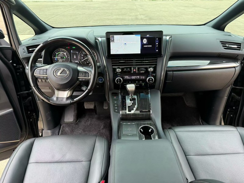 常州21年雷克萨斯LM雷尔法7