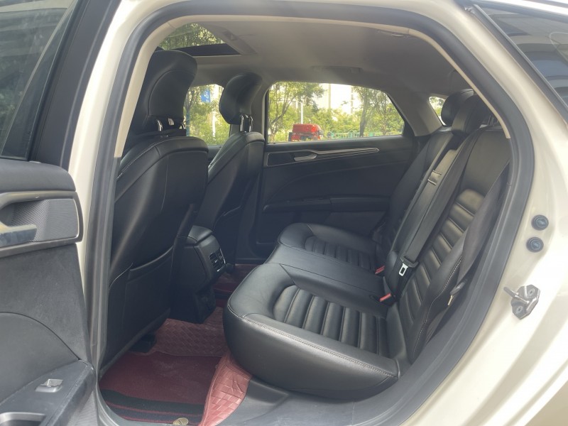 济宁21年福特蒙迪欧6