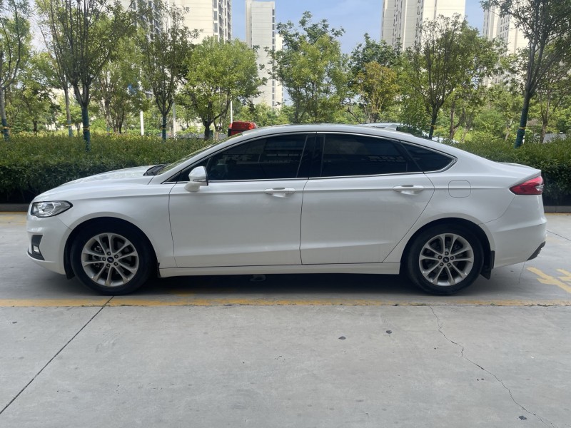 济宁21年福特蒙迪欧8