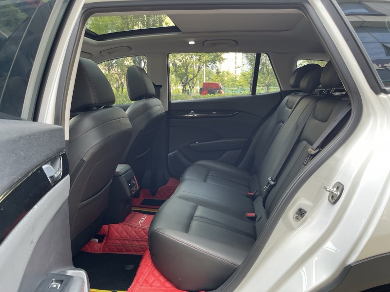 济宁22年东风奕炫6