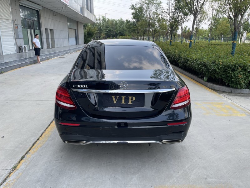 济宁18年奔驰E9