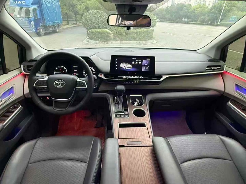 马鞍山24年丰田塞纳6