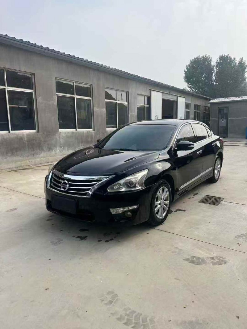 潍坊16年日产天籁3