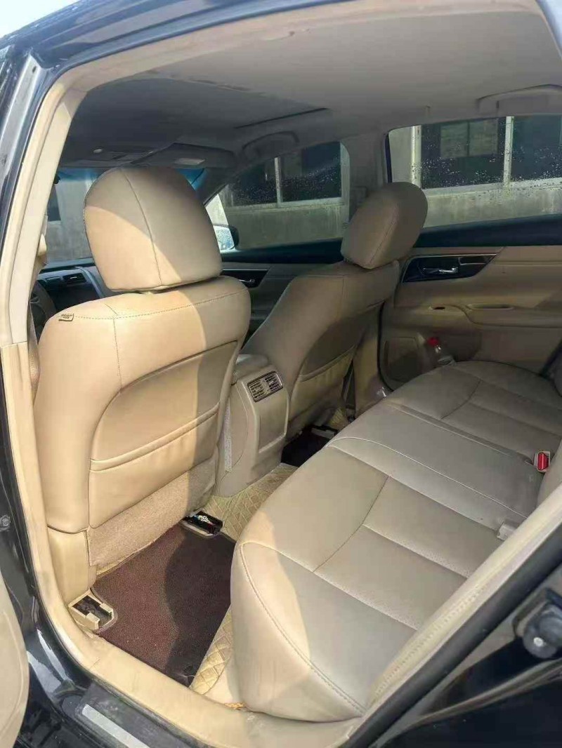 潍坊16年日产天籁5