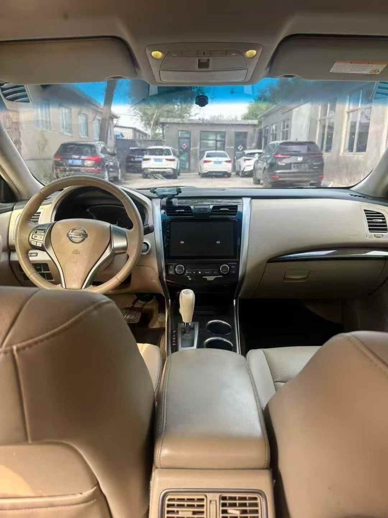 潍坊16年日产天籁8