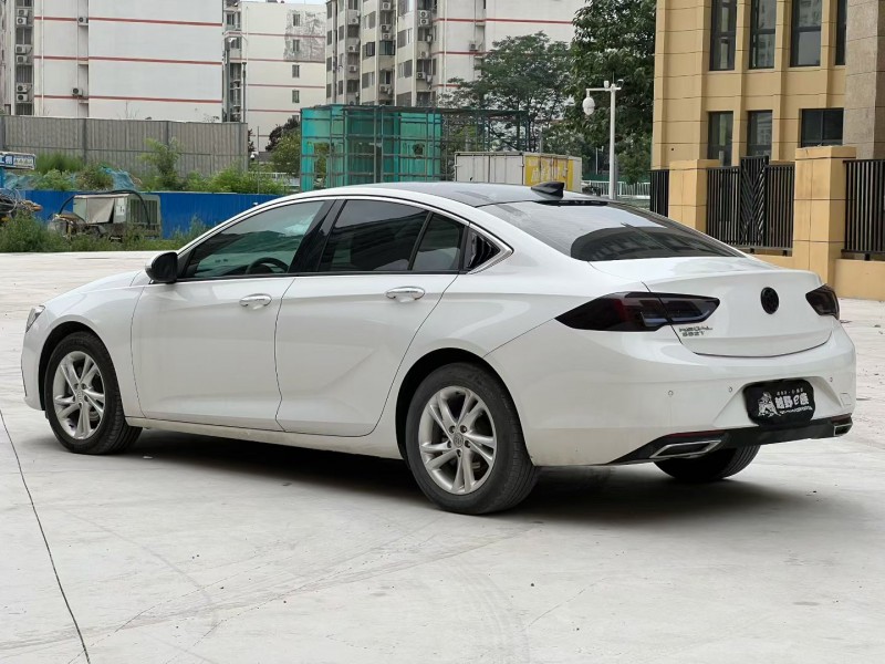 郑州23年别克君威9