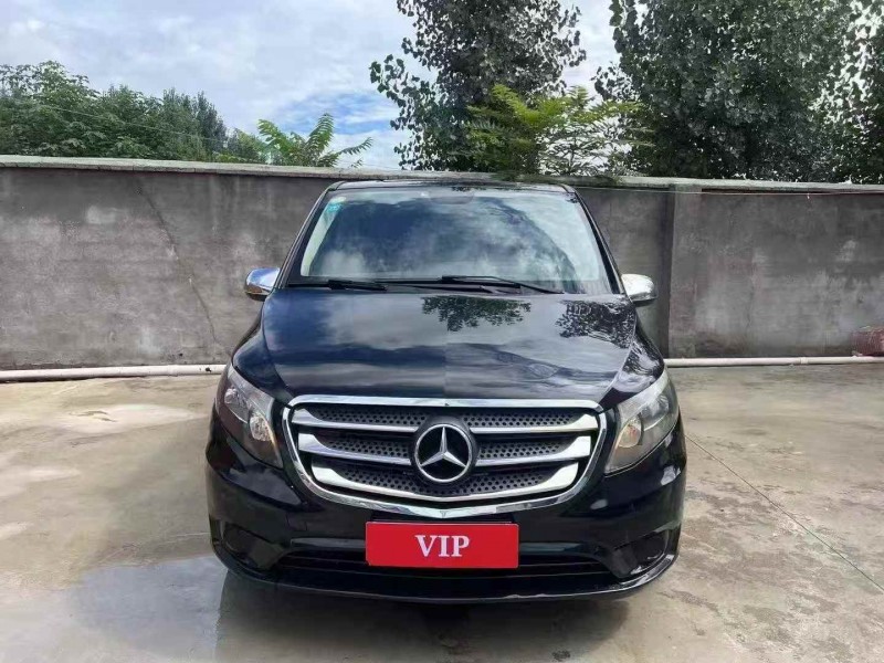 烟台17年奔驰威霆1