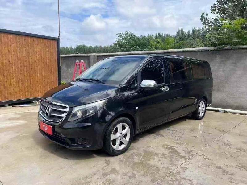 烟台17年奔驰威霆2