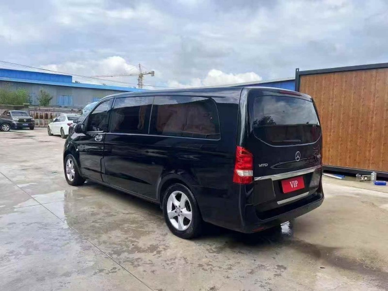 烟台17年奔驰威霆8