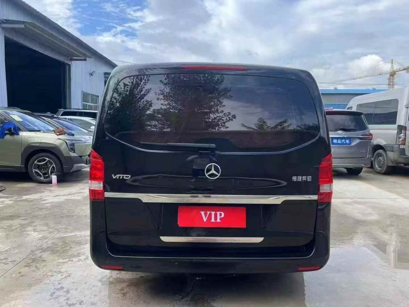 烟台17年奔驰威霆9