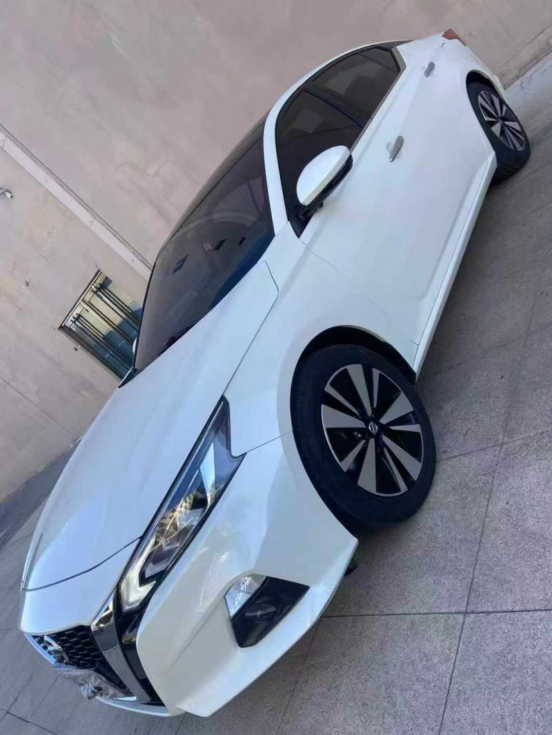 营口20年日产天籁2