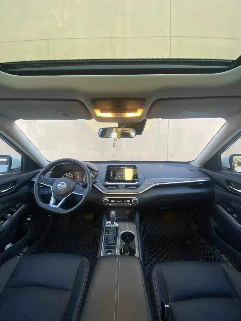 营口20年日产天籁6