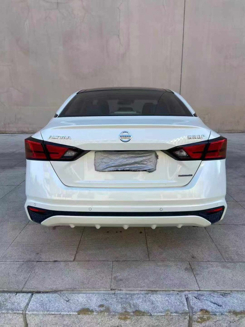 营口20年日产天籁8