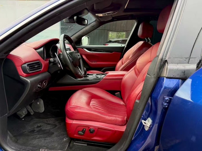 潍坊17年玛莎拉蒂Levante5