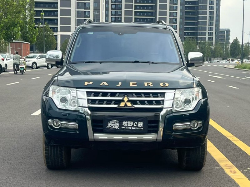 郑州16年三菱帕杰罗1