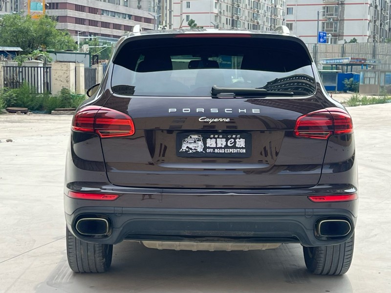 郑州15年保时捷卡宴8