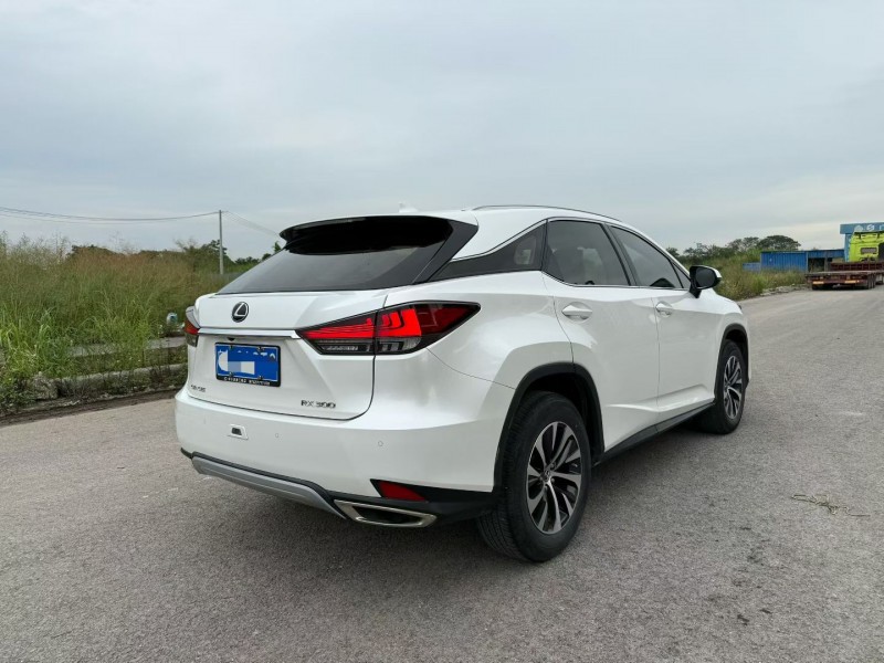 柳州20年雷克萨斯RX7