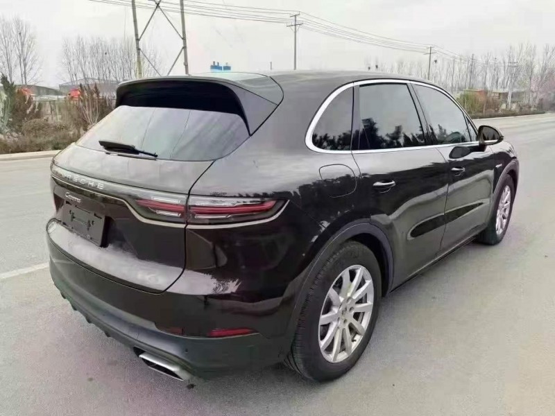 滨州21年保时捷卡宴5