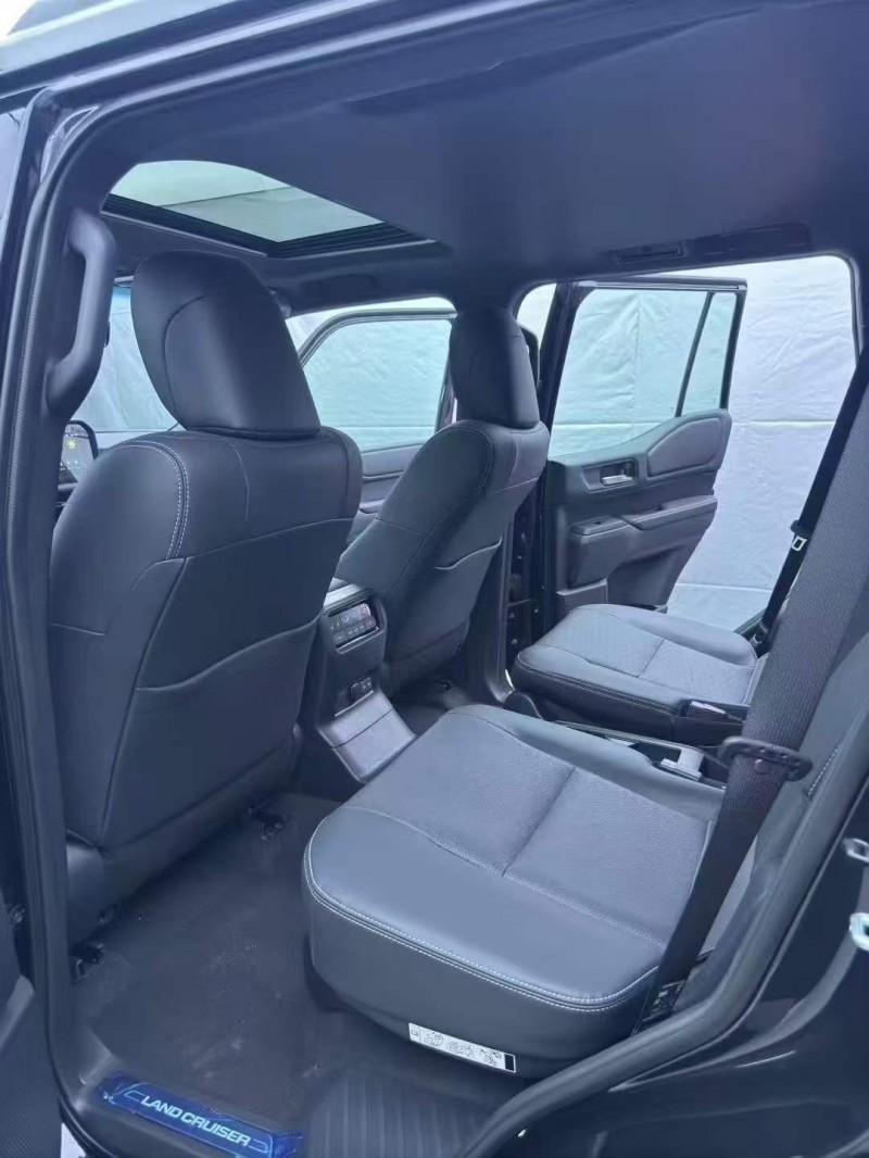 东莞25年丰田普拉多5