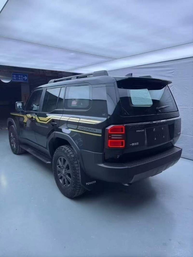 东莞25年丰田普拉多7