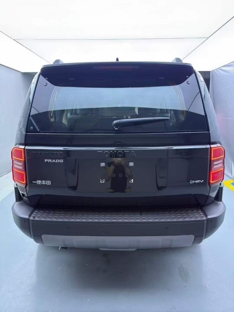 东莞25年丰田普拉多9