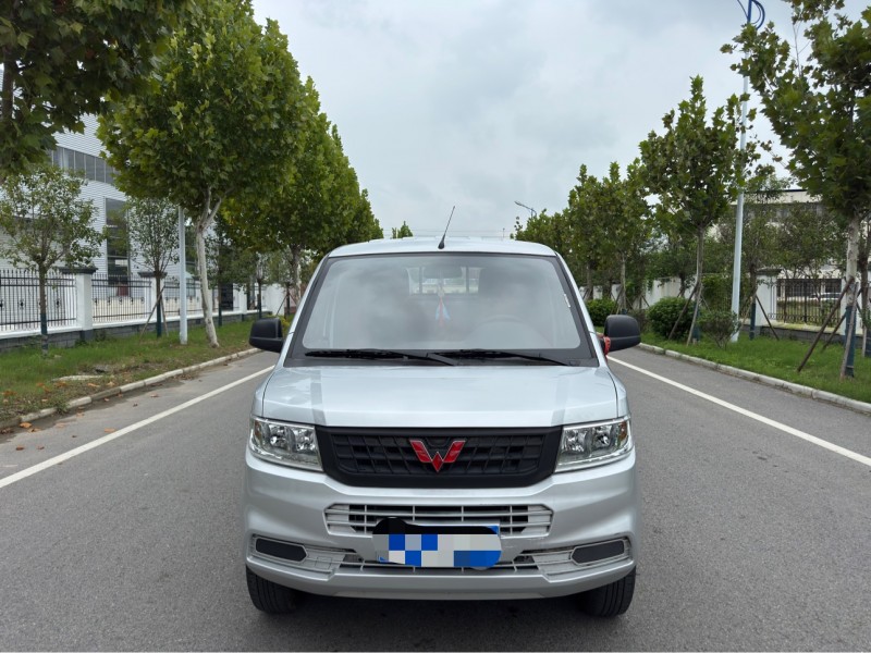 盐城23年五菱汽车荣光1