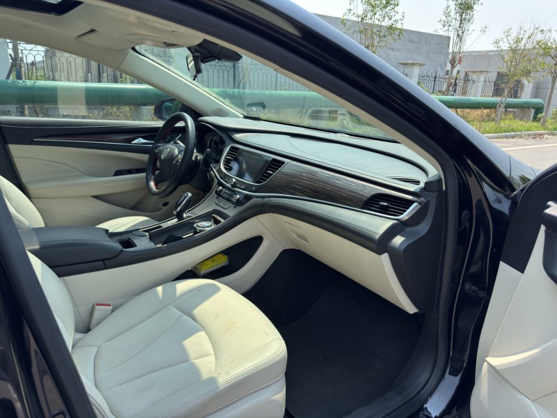 盐城20年别克君越8