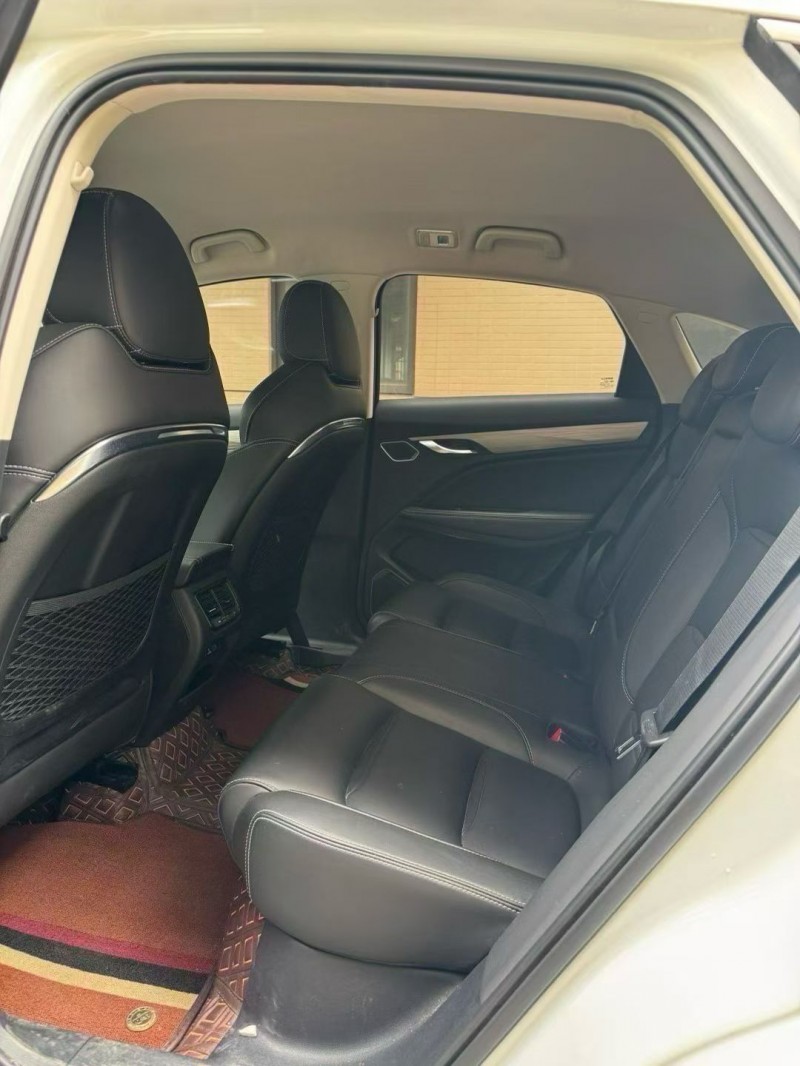 佛山20年吉利星越9