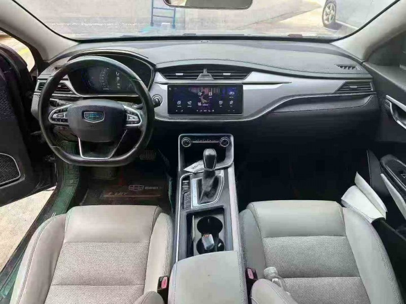 厦门18年吉利缤瑞4