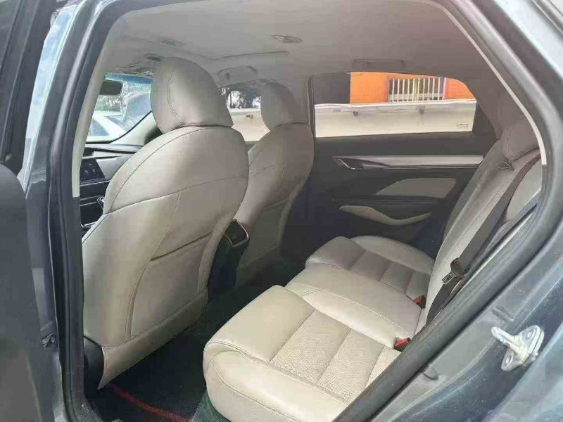 厦门18年吉利缤瑞5